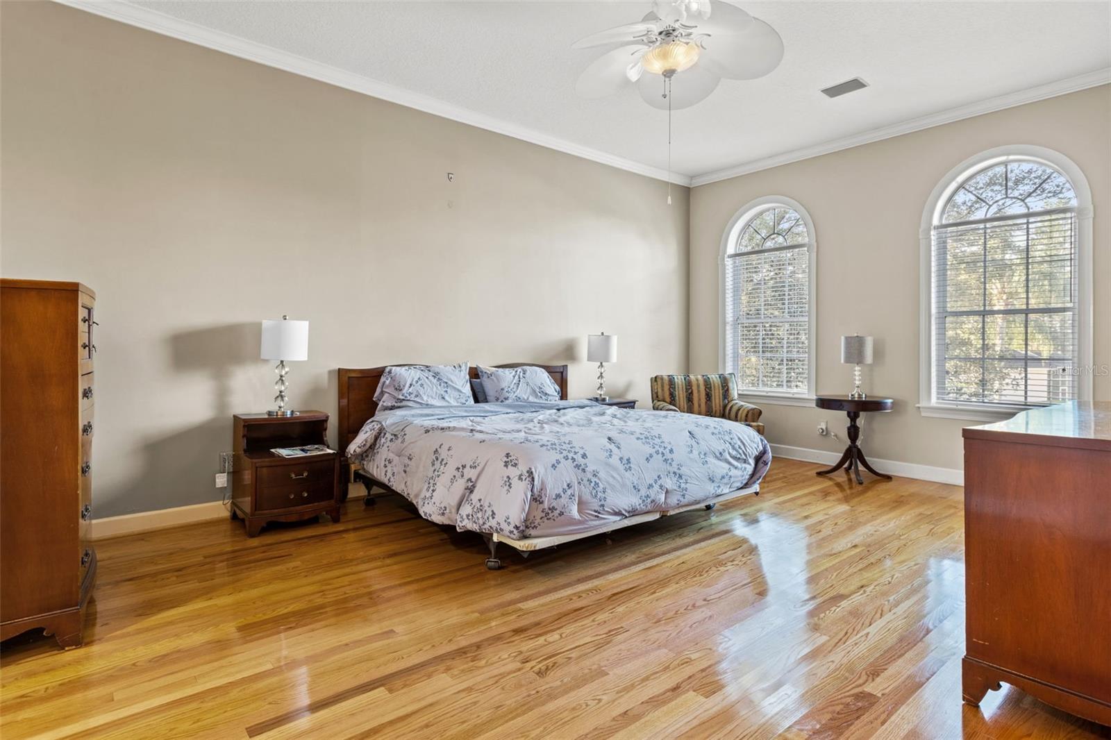 Image 27 of 52 For 6445 Renwick Circle