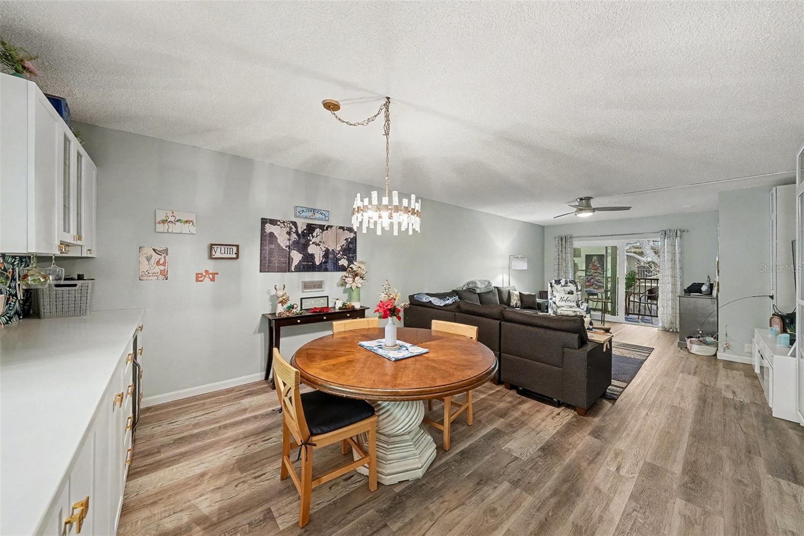 Image 12 of 23 For 831 Maple Court 310