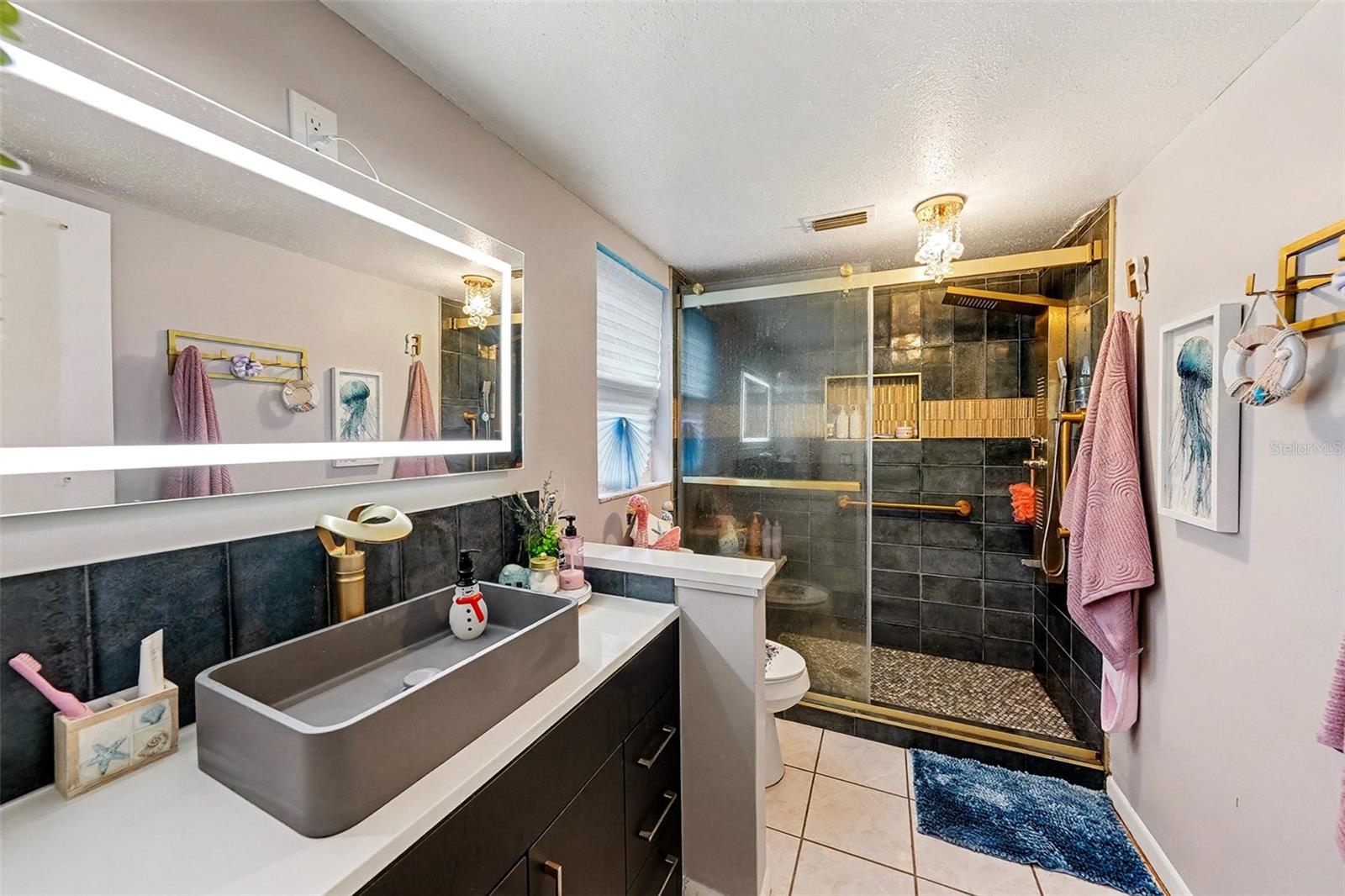 Image 18 of 23 For 831 Maple Court 310