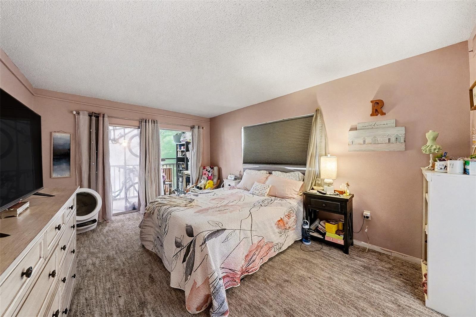 Image 19 of 23 For 831 Maple Court 310