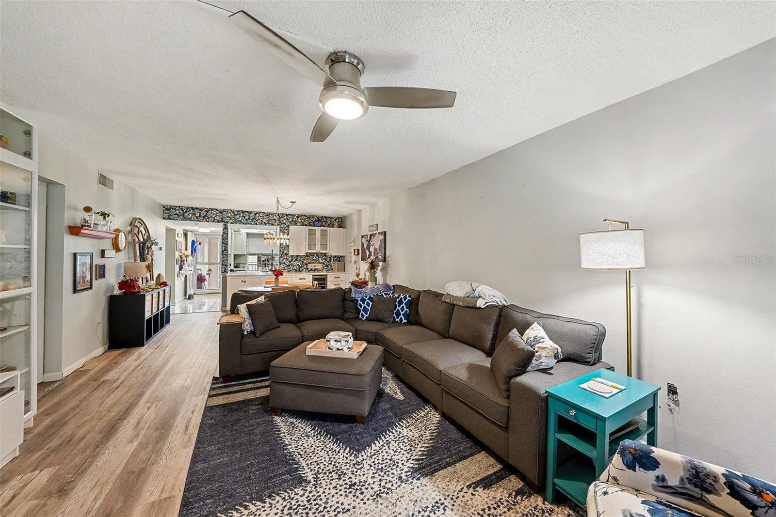 Image 5 of 23 For 831 Maple Court 310