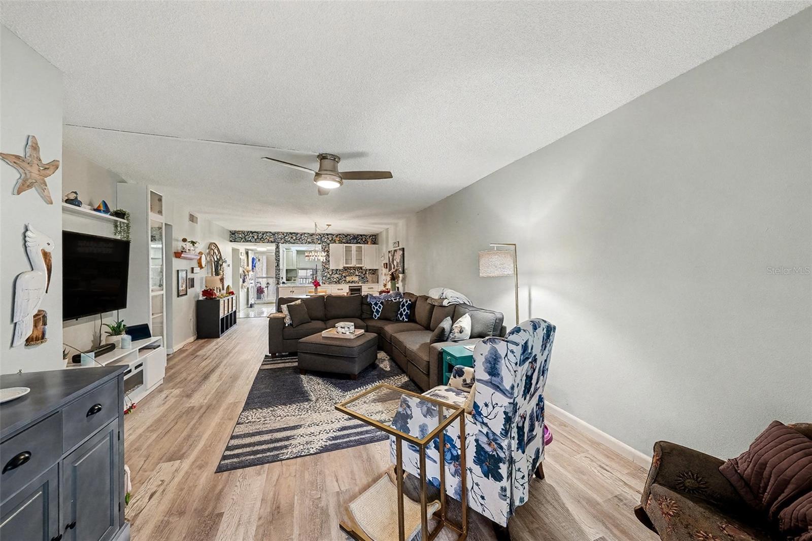 Image 7 of 23 For 831 Maple Court 310