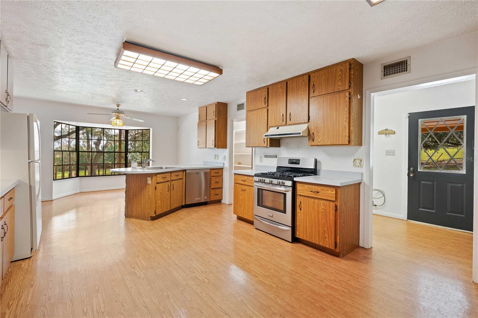 Image 18 of 59 For 14835 Ramsey Road