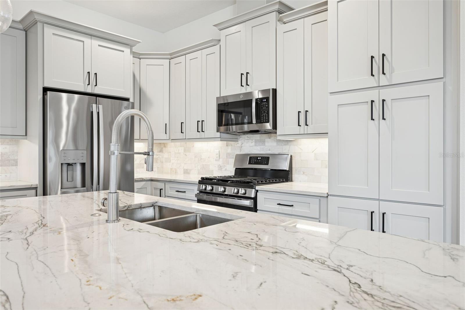 Image 12 of 52 For 3824 Carmen Street