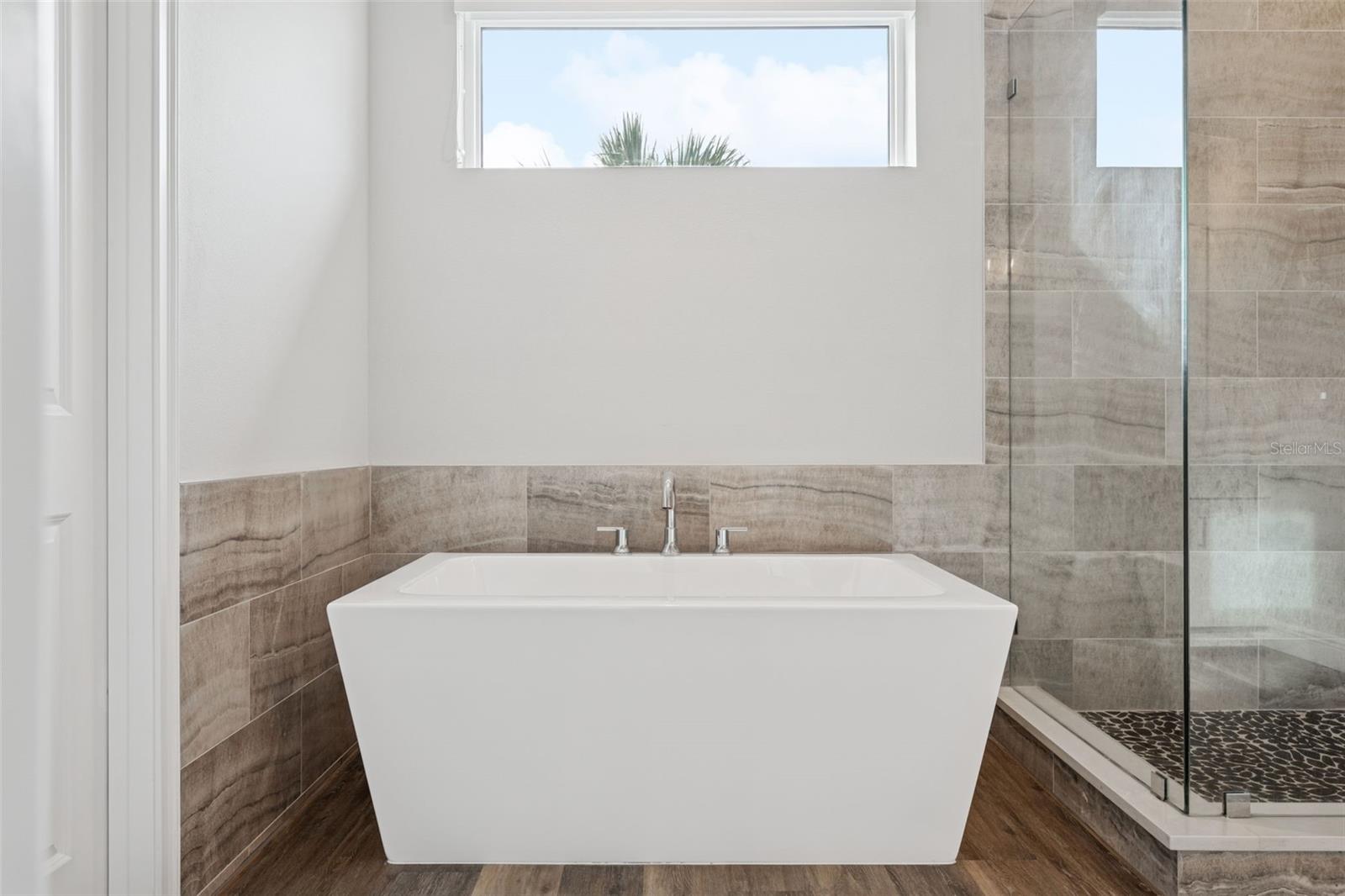 Image 28 of 52 For 3824 Carmen Street