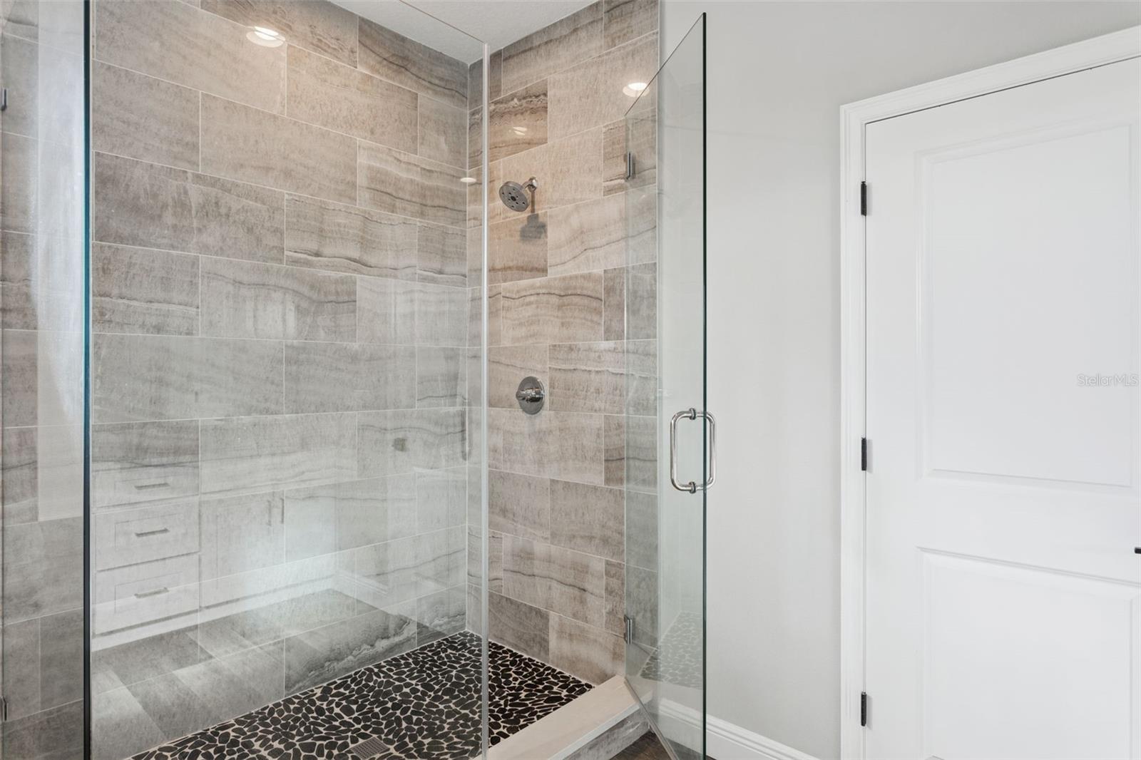 Image 30 of 52 For 3824 Carmen Street