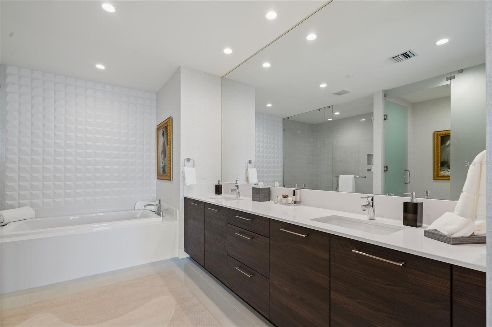 Image 18 of 71 For 301 1st Street S 2603