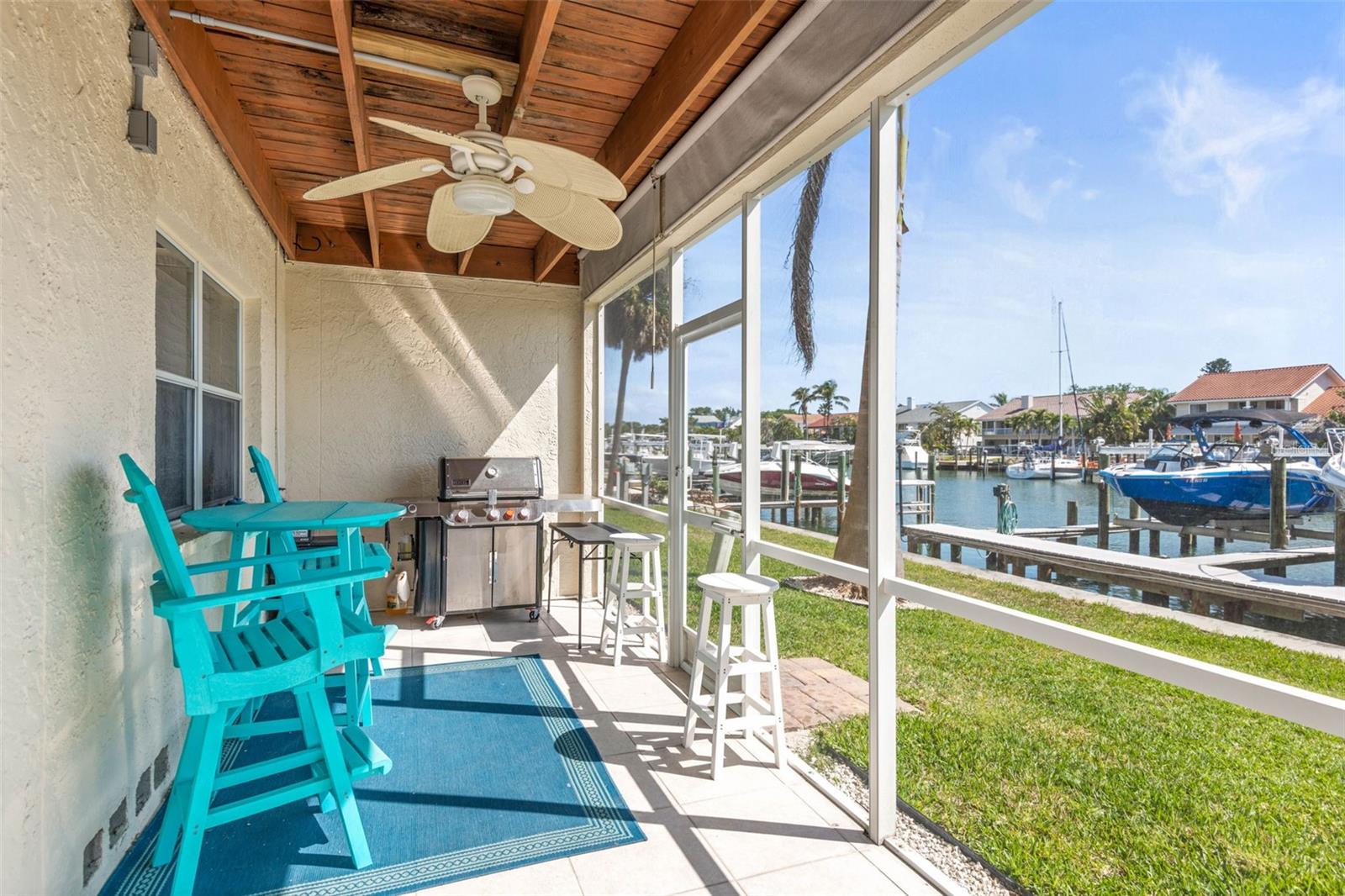 Image 17 of 36 For 1109 Pinellas Bayway S 102