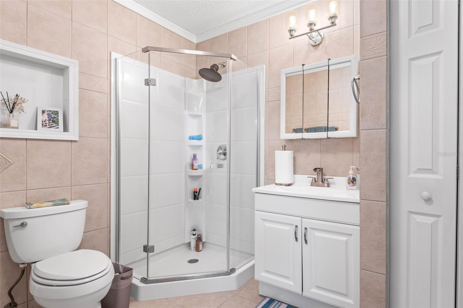 Image 25 of 36 For 1109 Pinellas Bayway S 102