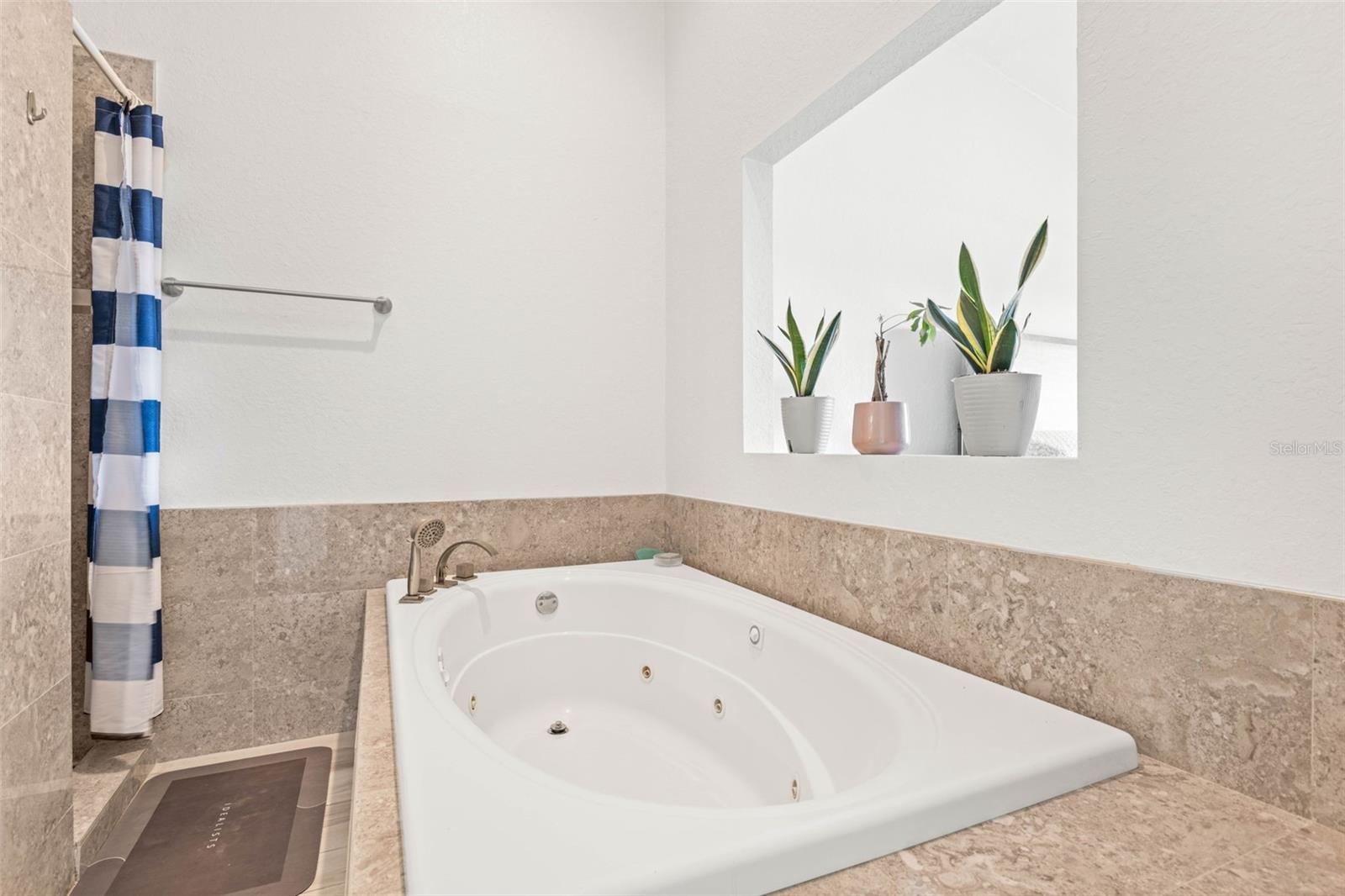 Image 30 of 36 For 1109 Pinellas Bayway S 102