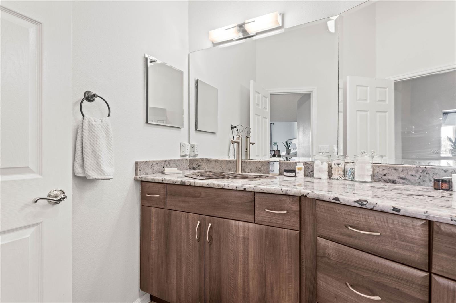 Image 31 of 36 For 1109 Pinellas Bayway S 102