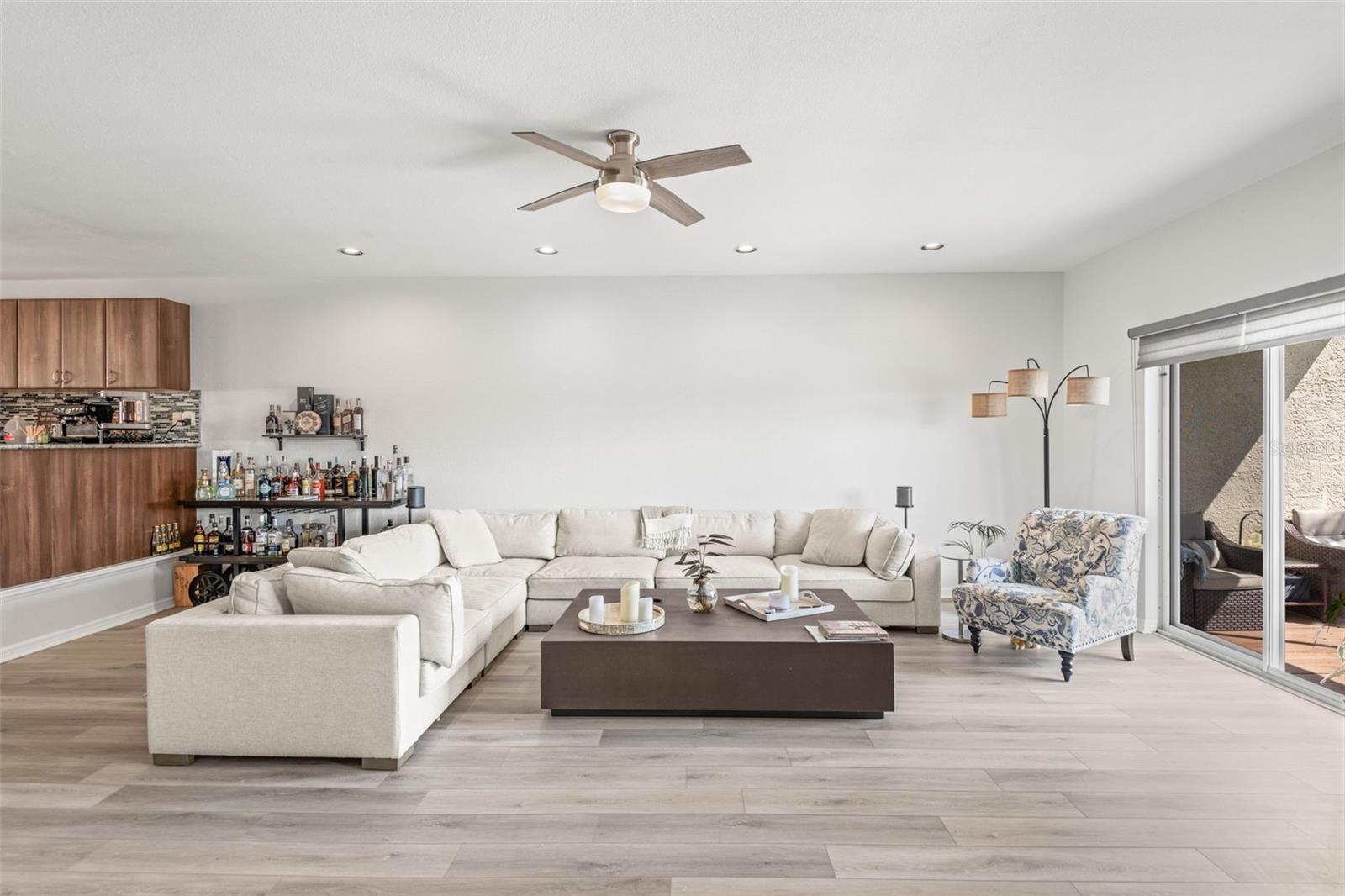 Image 5 of 36 For 1109 Pinellas Bayway S 102