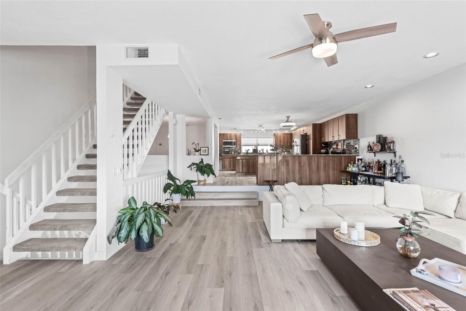 Image 8 of 36 For 1109 Pinellas Bayway S 102