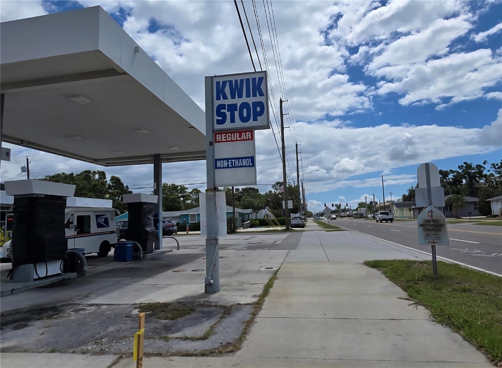 Image 5 of 8 For 5227 Gulfport Boulevard S