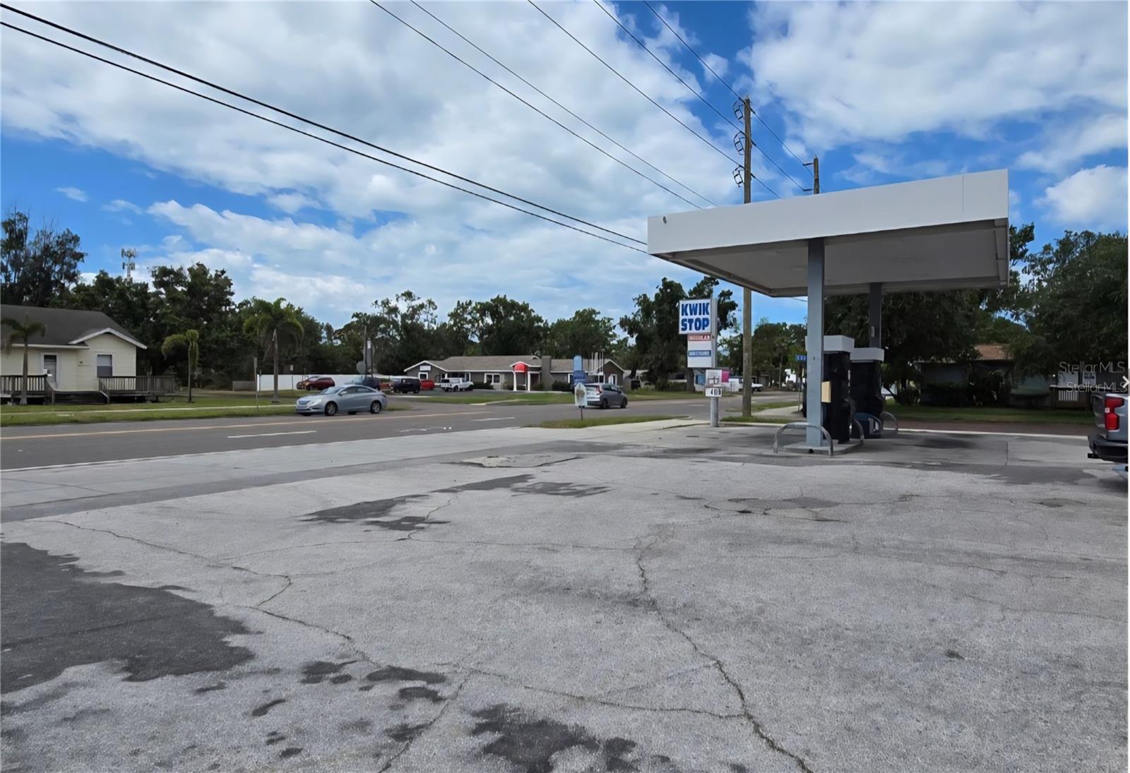 Image 6 of 8 For 5227 Gulfport Boulevard S