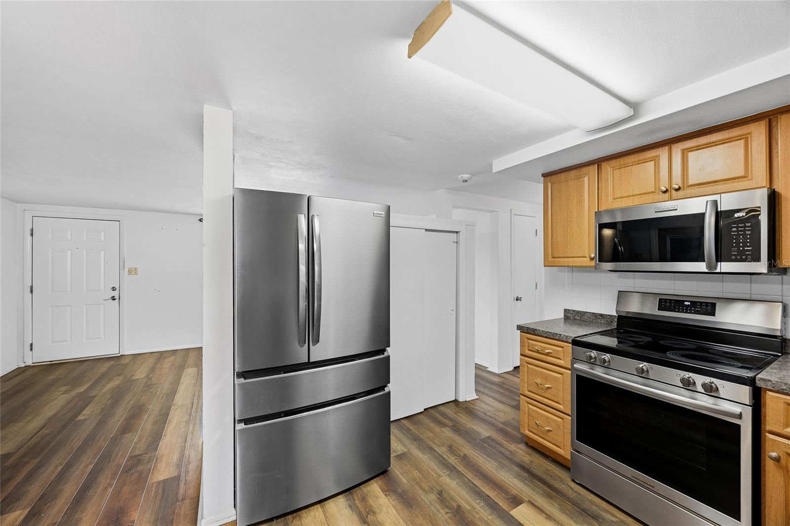 Image 11 of 37 For 3342 Peterborough Street