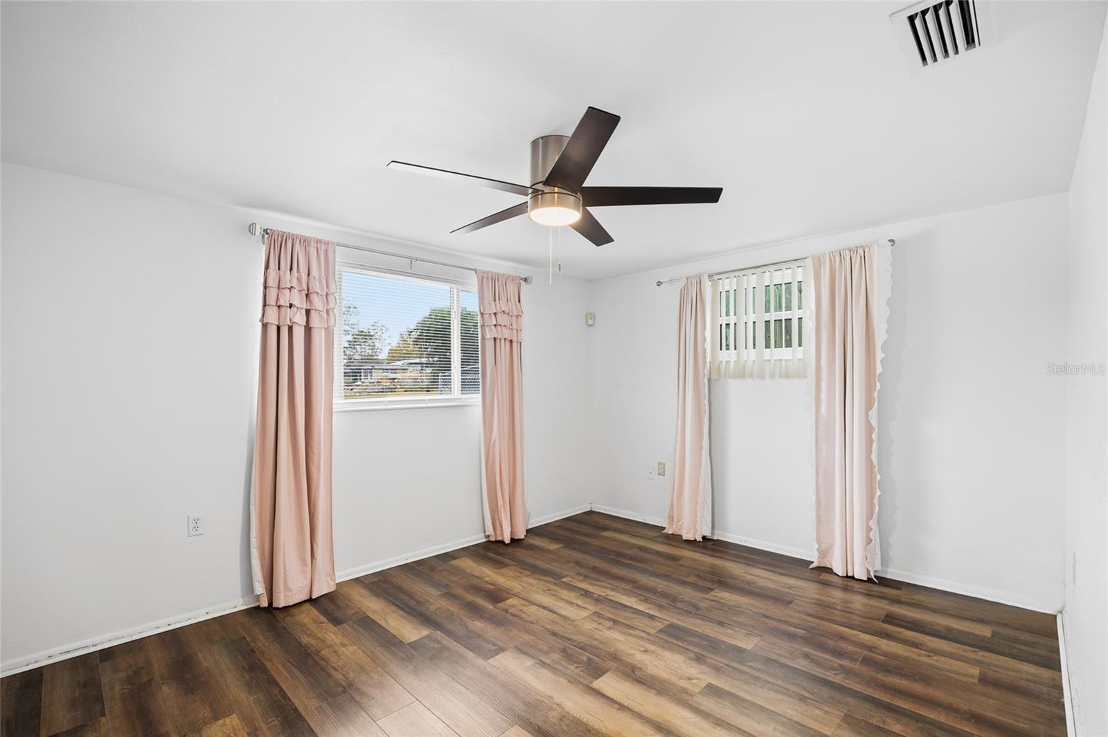 Image 12 of 37 For 3342 Peterborough Street