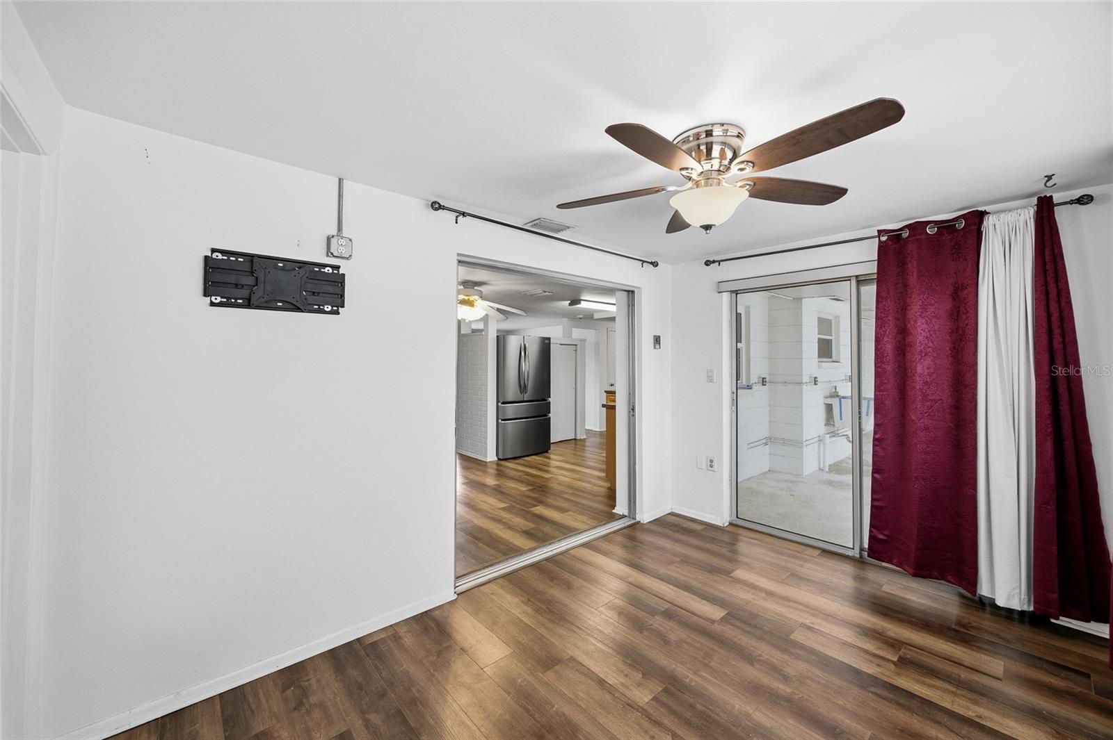 Image 16 of 37 For 3342 Peterborough Street