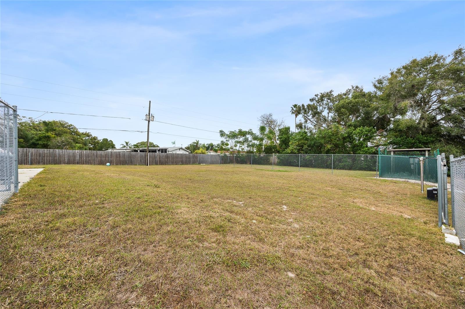 Image 27 of 37 For 3342 Peterborough Street