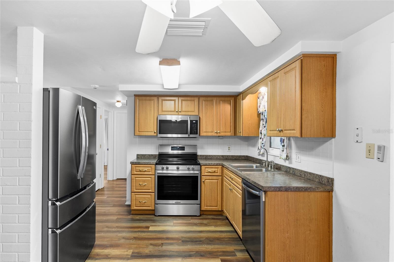 Image 9 of 37 For 3342 Peterborough Street