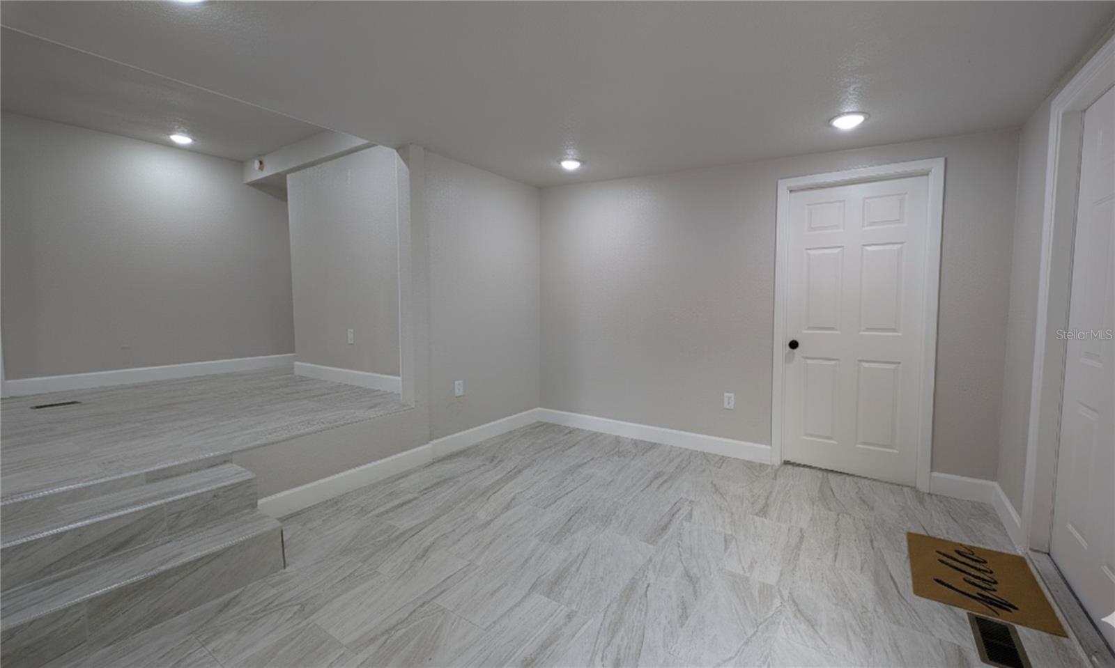 Listing photo id 8 for 9761 Lake Drive