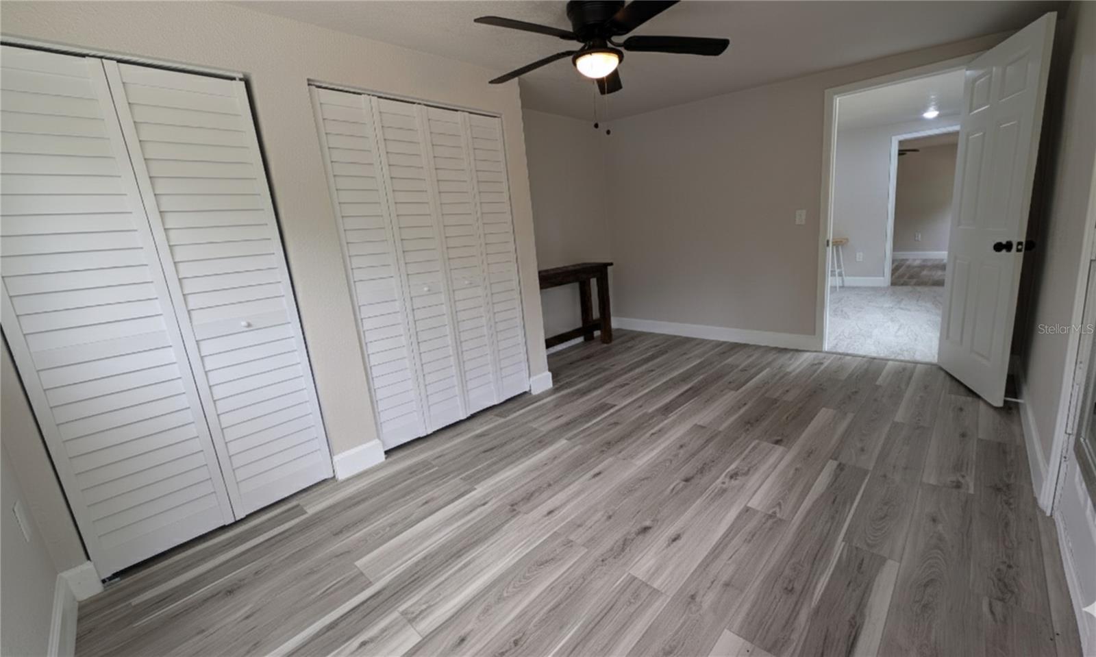 Listing photo id 13 for 9761 Lake Drive