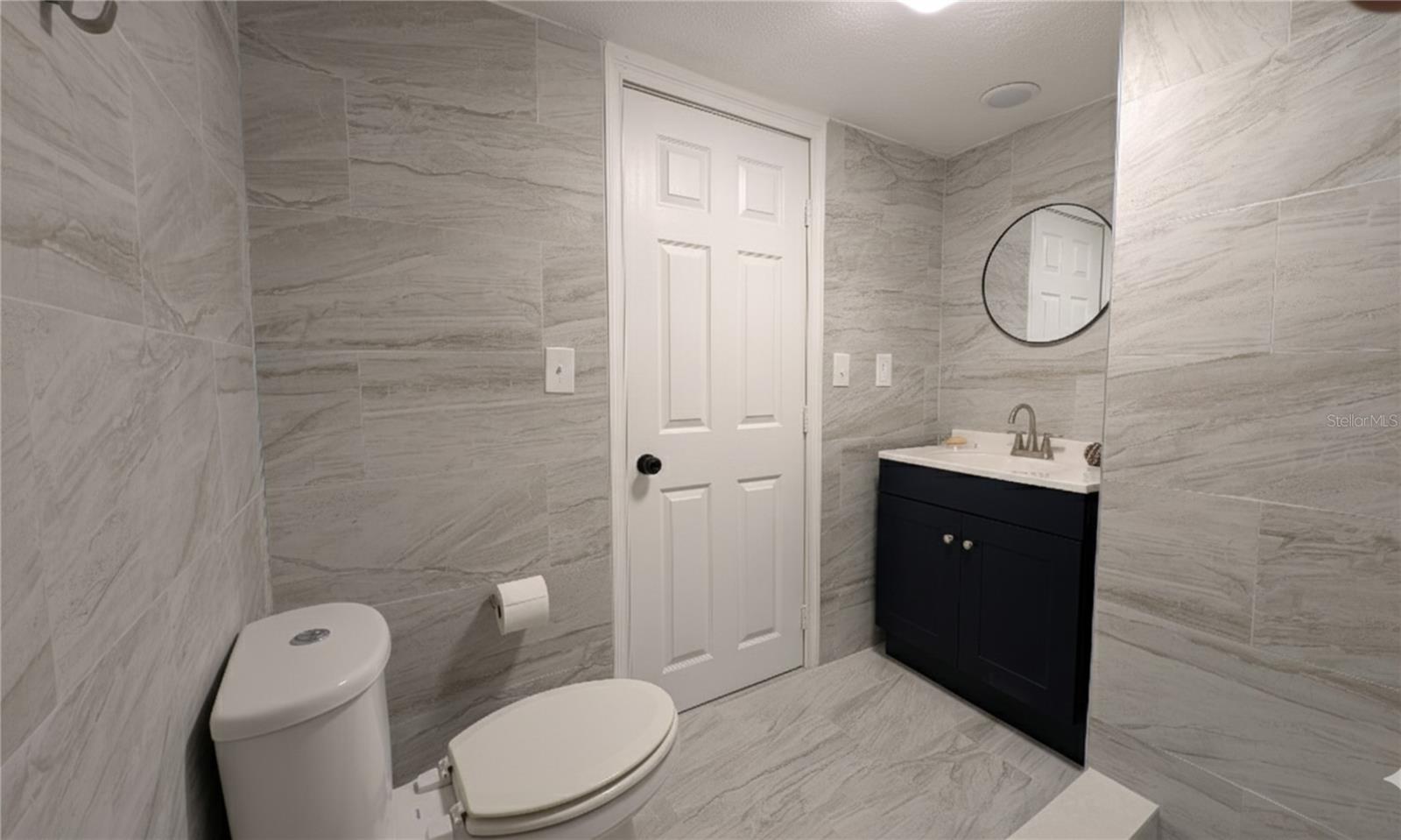 Listing photo id 15 for 9761 Lake Drive