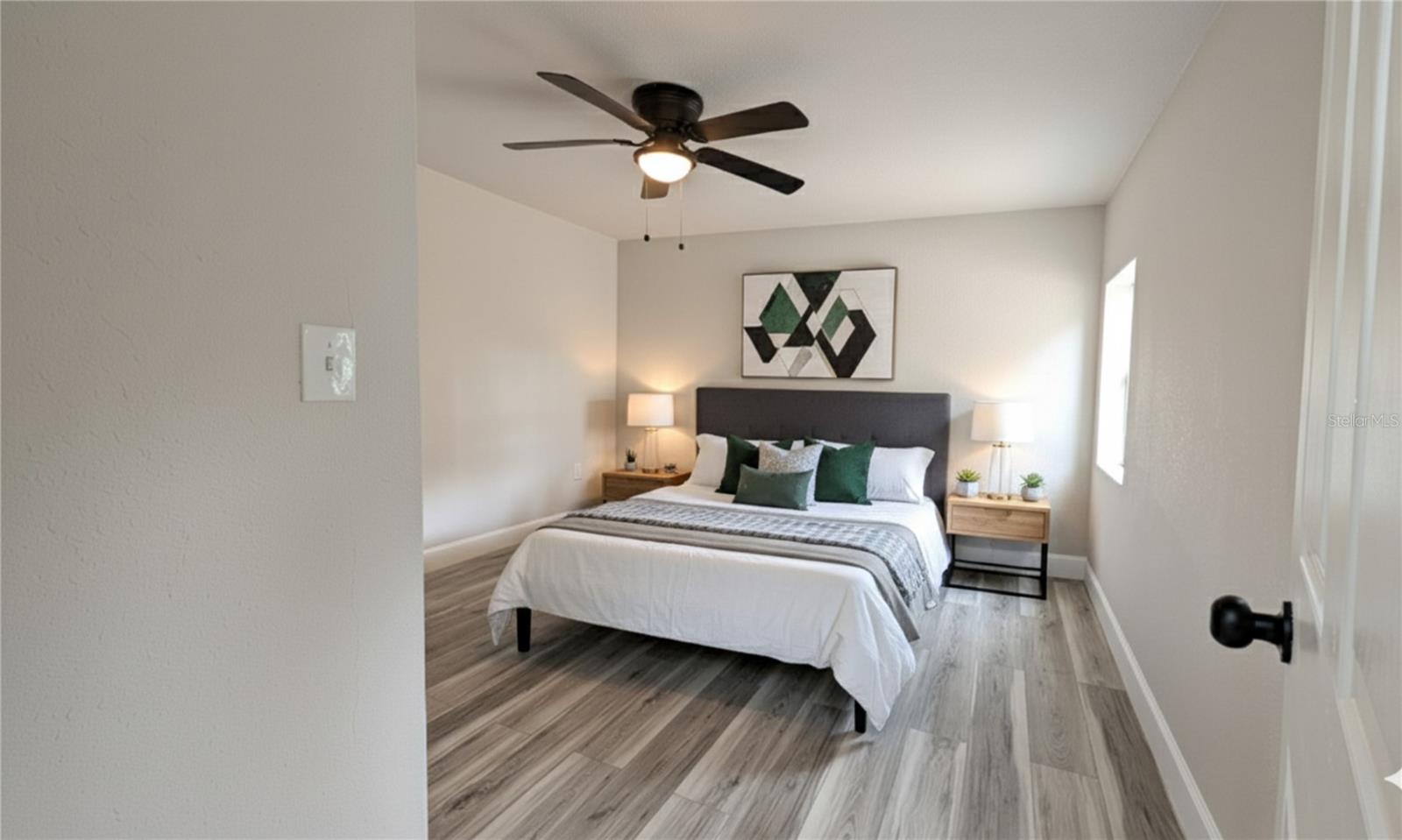 Listing photo id 18 for 9761 Lake Drive