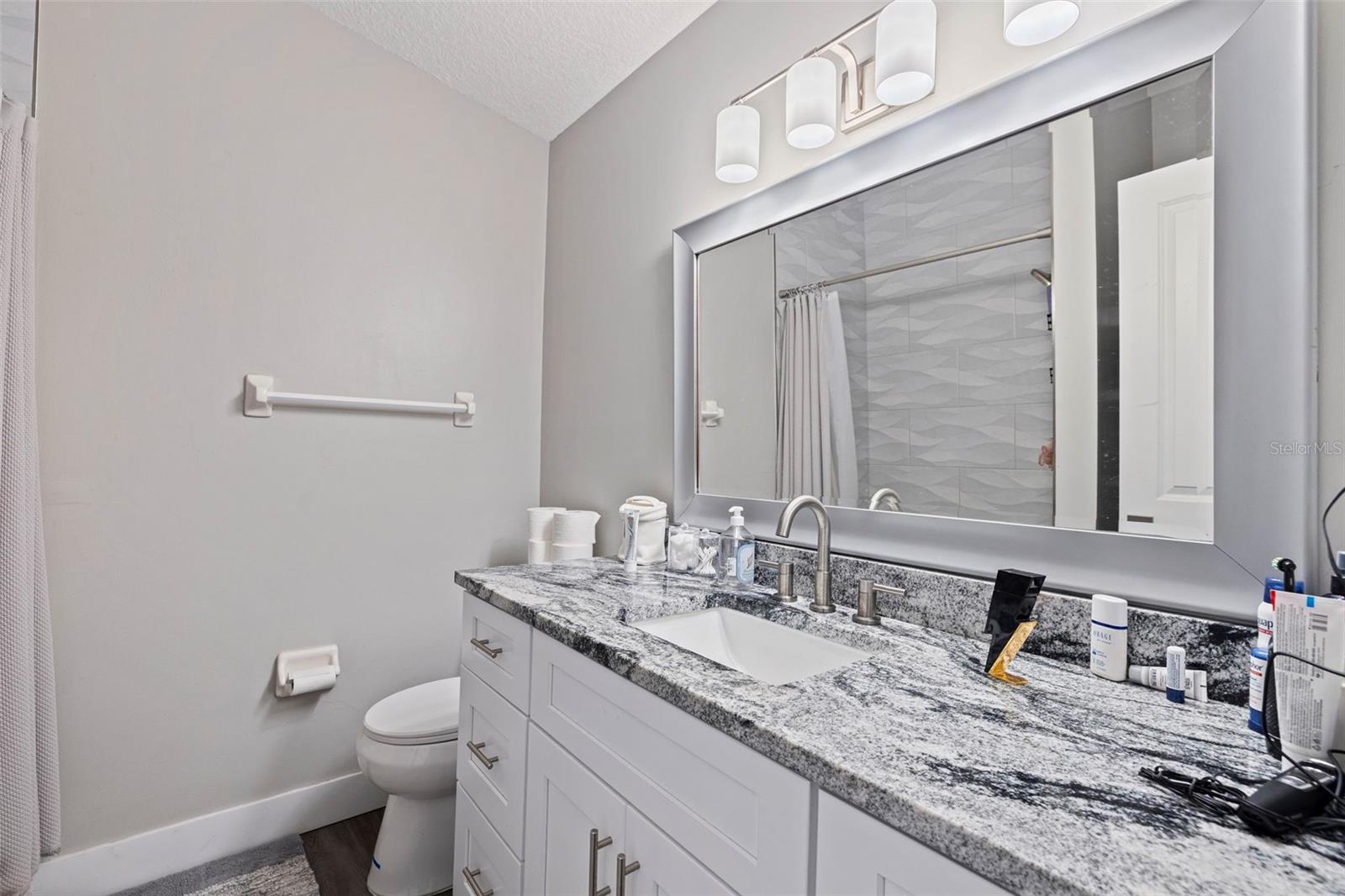 Image 23 of 33 For 935 47th Avenue N