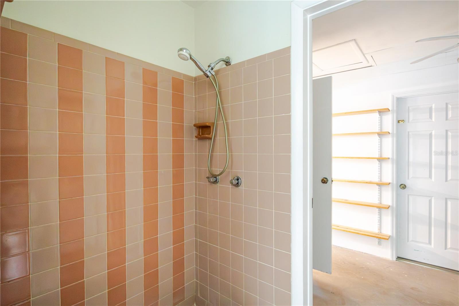 Image 22 of 51 For 1721 Woodridge Drive