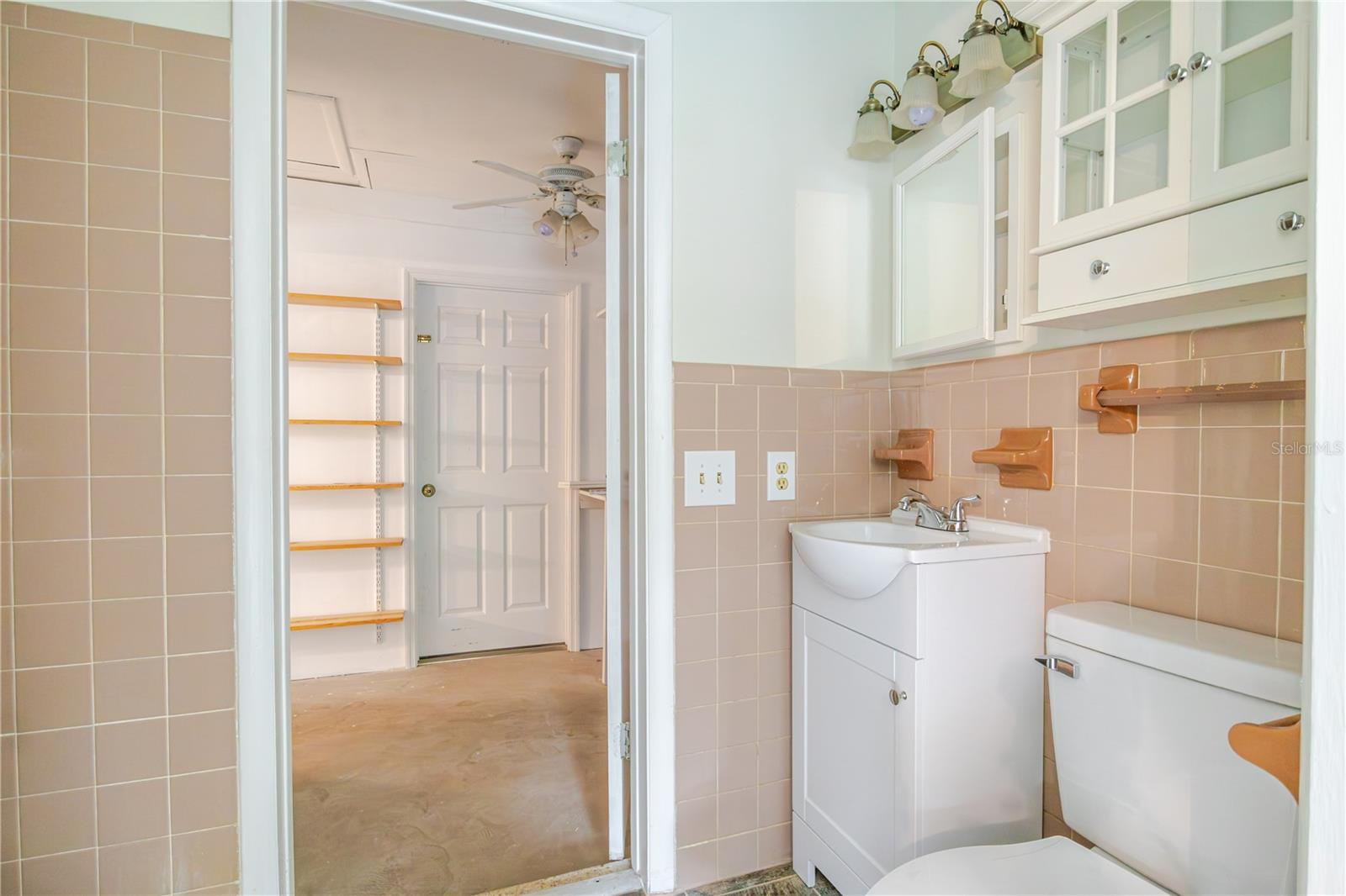 Image 23 of 51 For 1721 Woodridge Drive