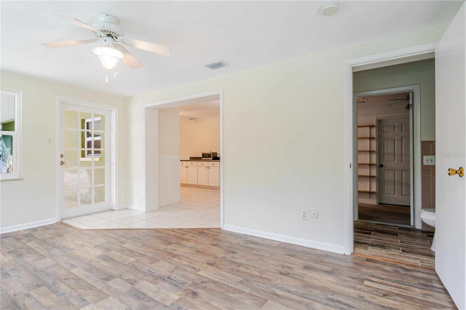 Image 24 of 51 For 1721 Woodridge Drive