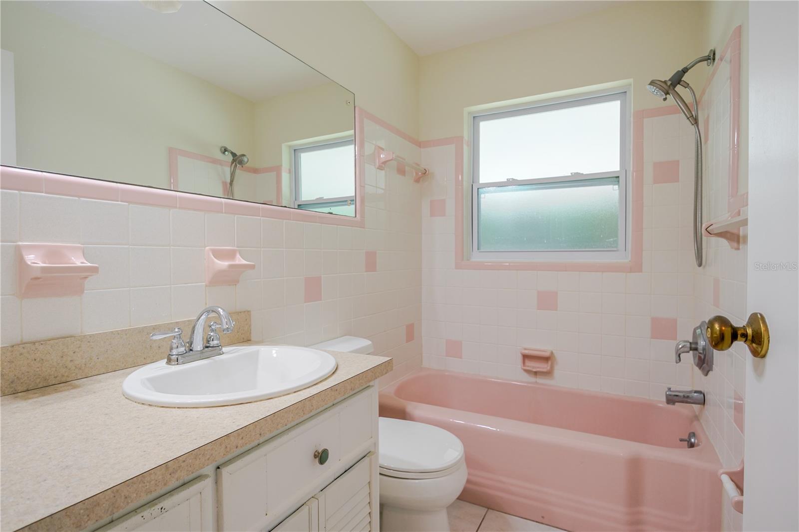 Image 25 of 51 For 1721 Woodridge Drive