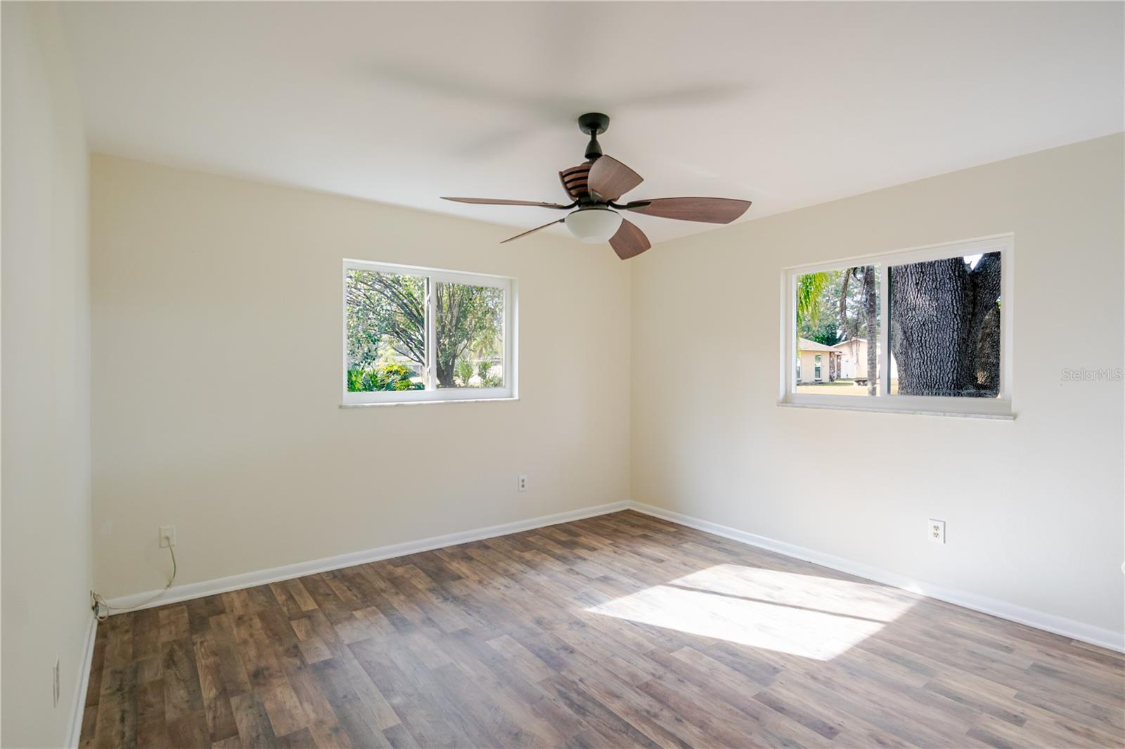 Image 30 of 51 For 1721 Woodridge Drive