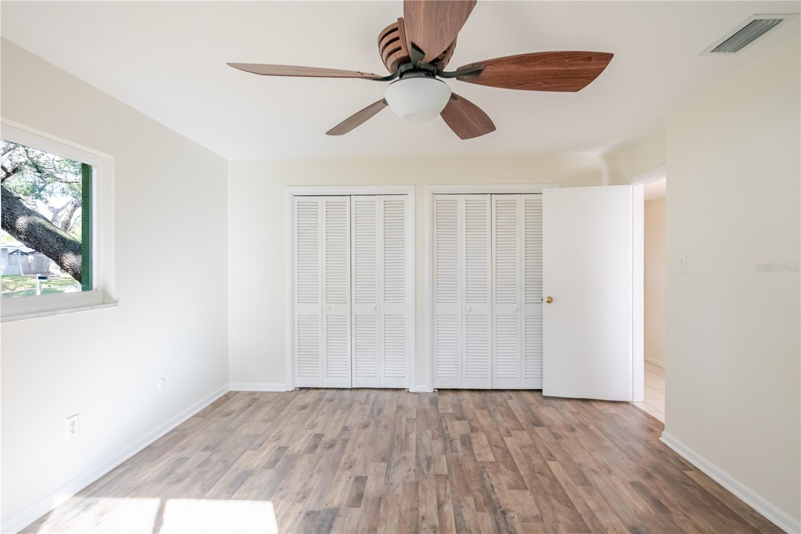 Image 31 of 51 For 1721 Woodridge Drive