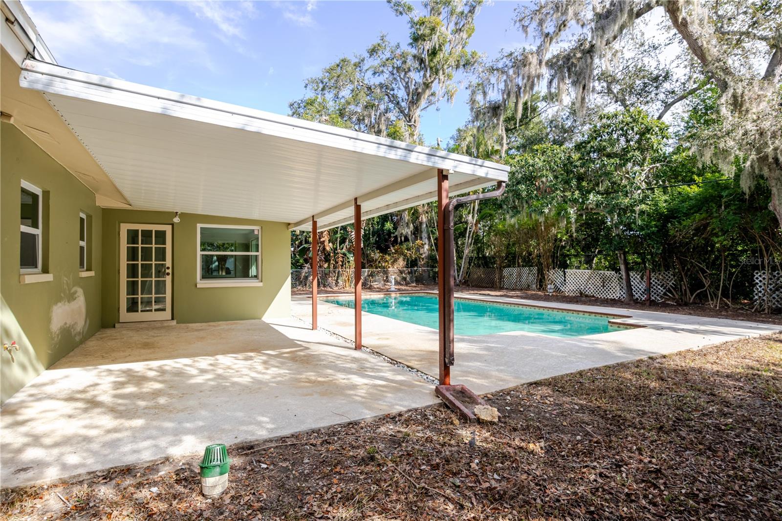 Image 36 of 51 For 1721 Woodridge Drive