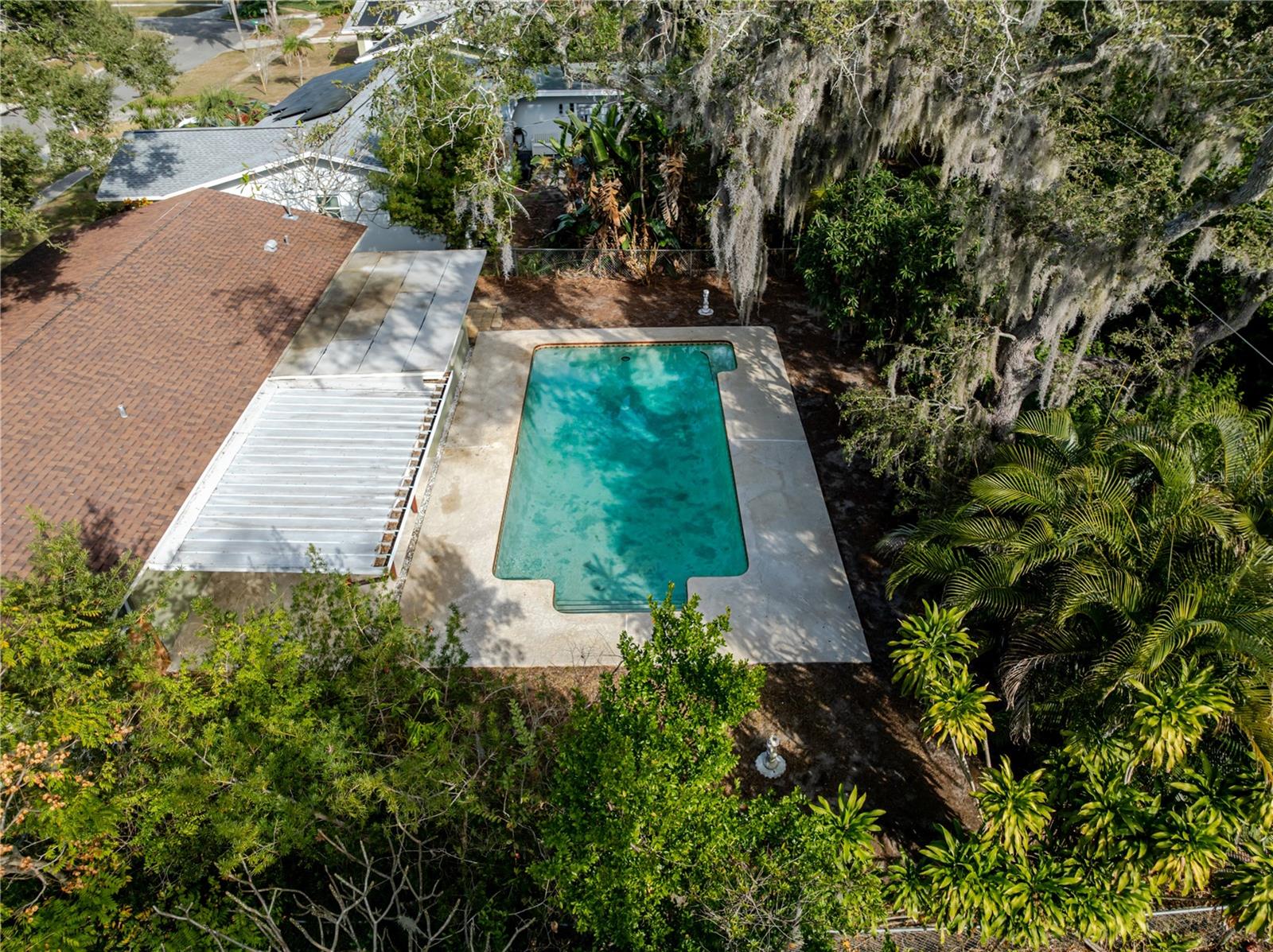 Image 37 of 51 For 1721 Woodridge Drive