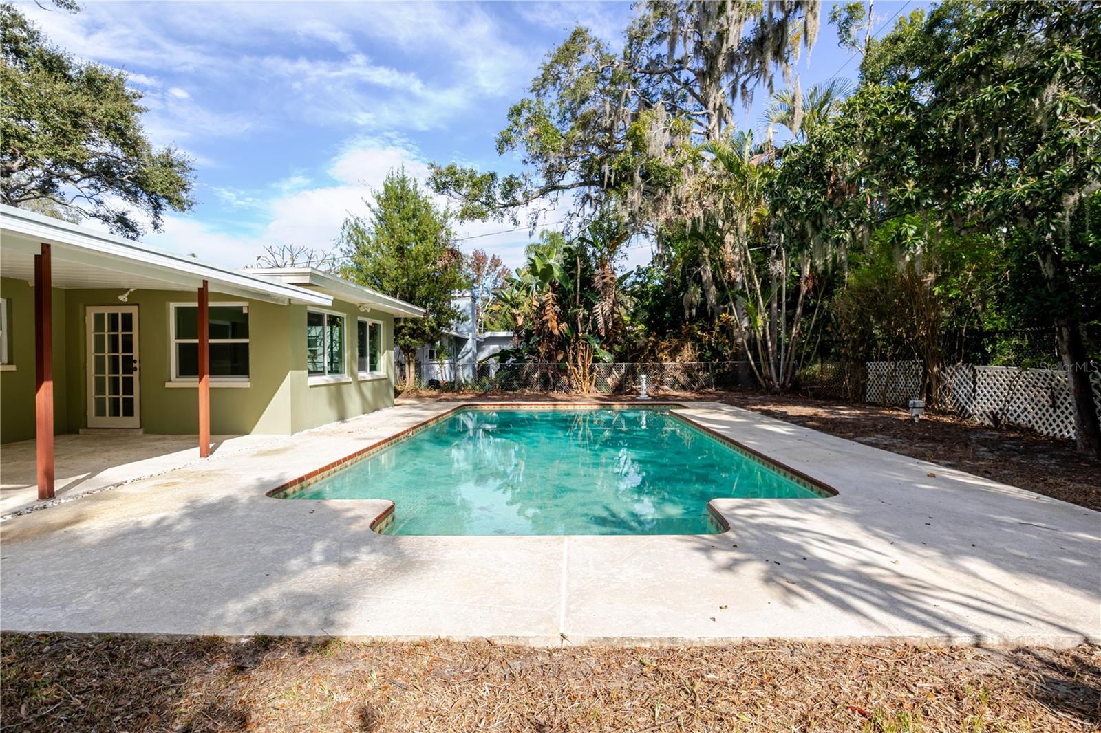 Image 40 of 51 For 1721 Woodridge Drive