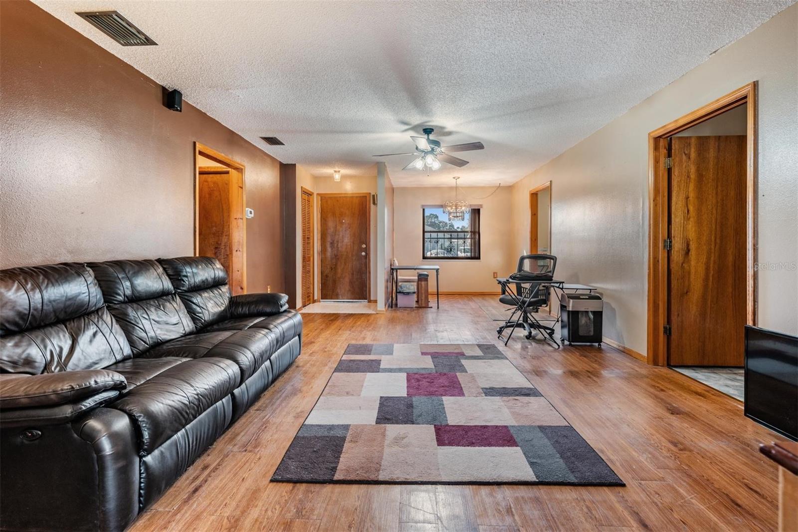 Image 11 of 33 For 7954 Knox Loop