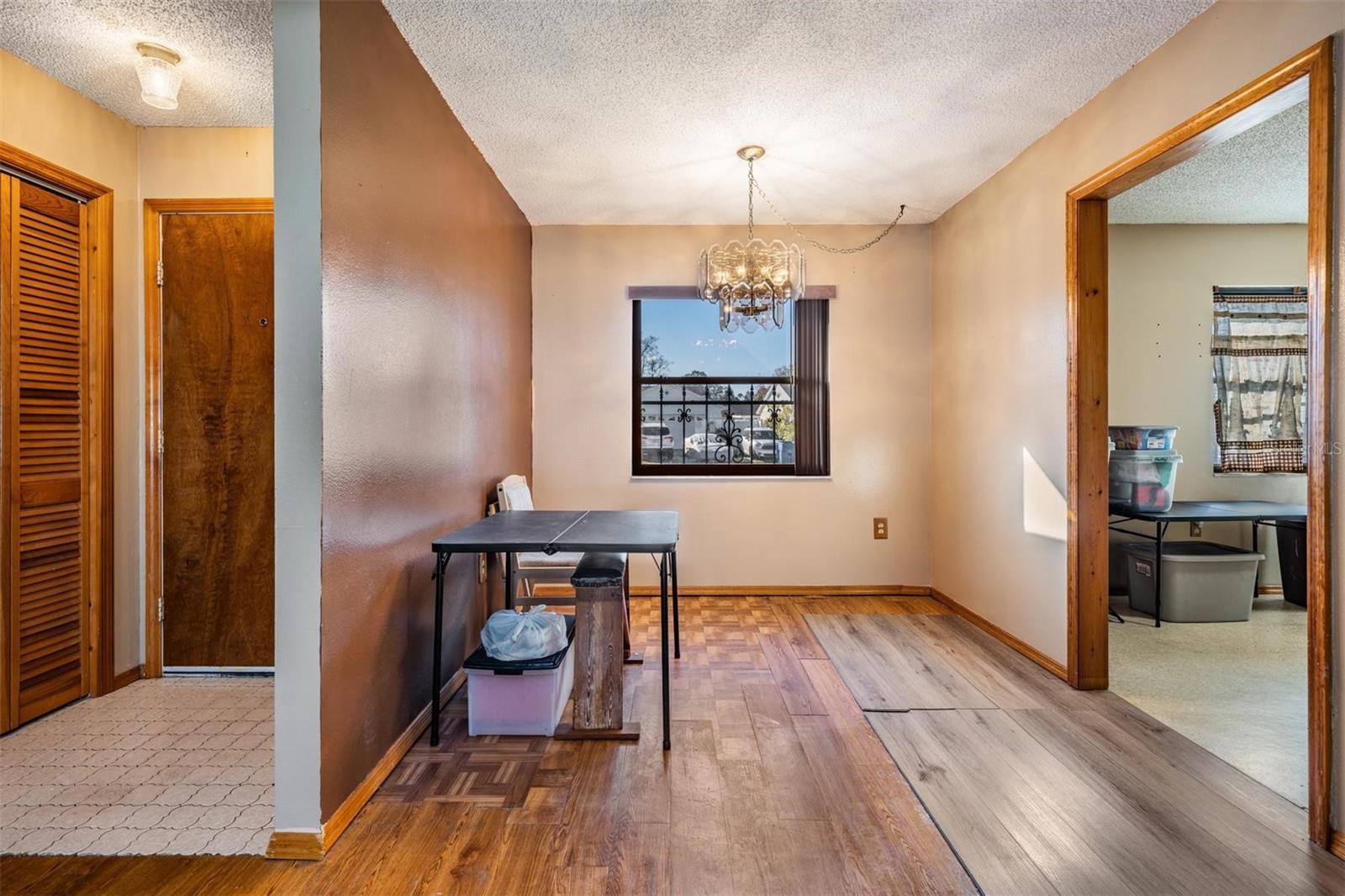 Image 4 of 33 For 7954 Knox Loop