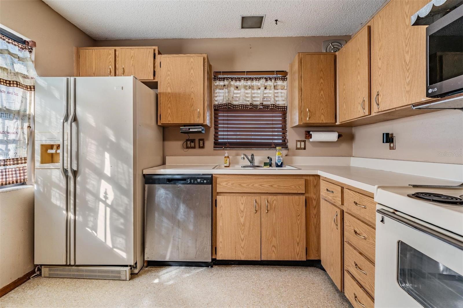 Image 8 of 33 For 7954 Knox Loop