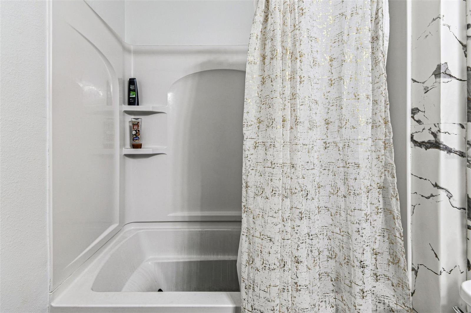 Image 18 of 93 For 10403 Laguna Plains Drive