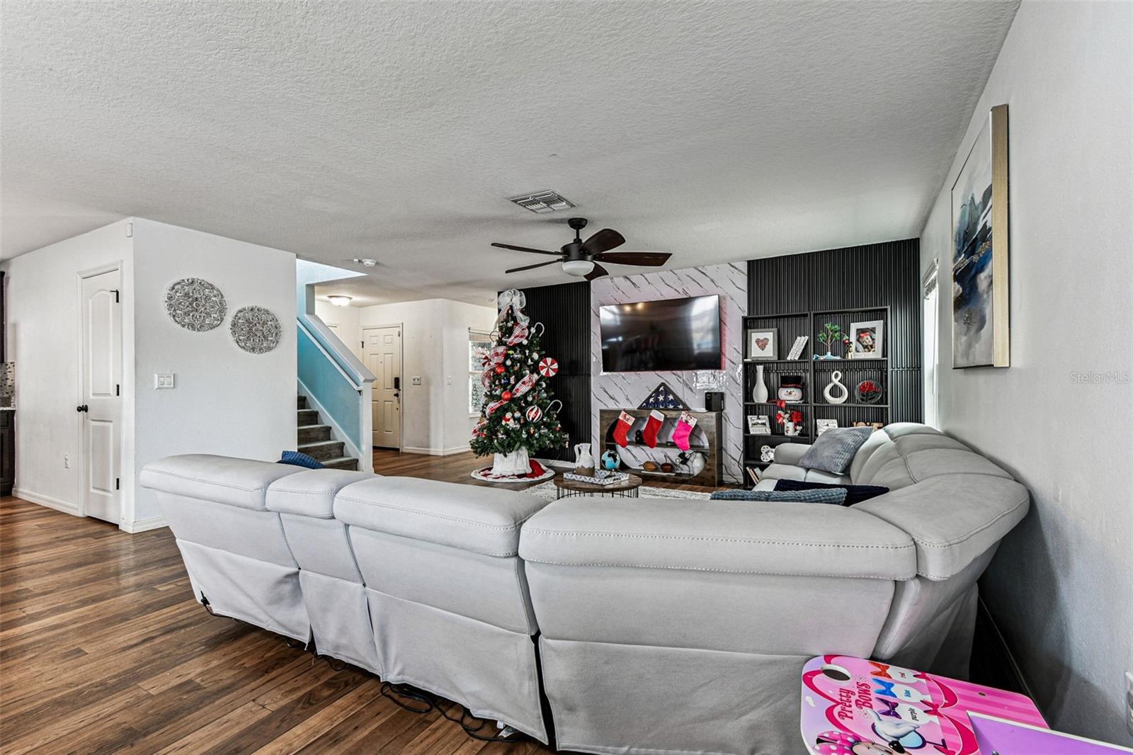 Image 26 of 93 For 10403 Laguna Plains Drive