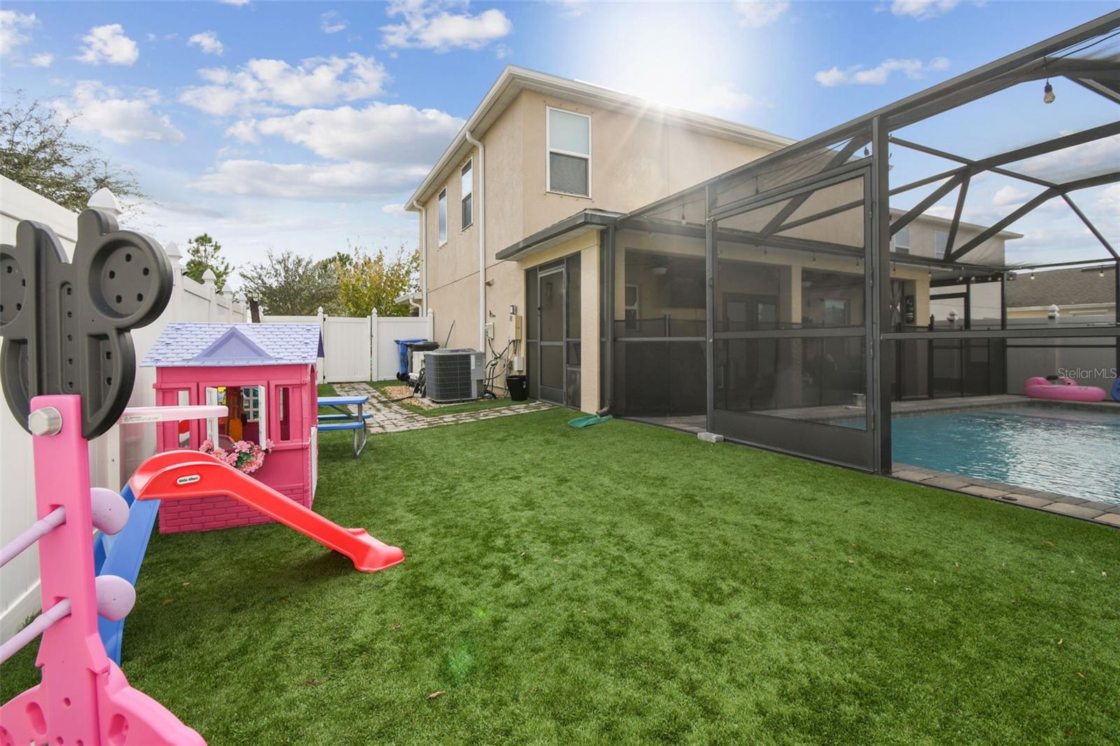 Image 75 of 93 For 10403 Laguna Plains Drive