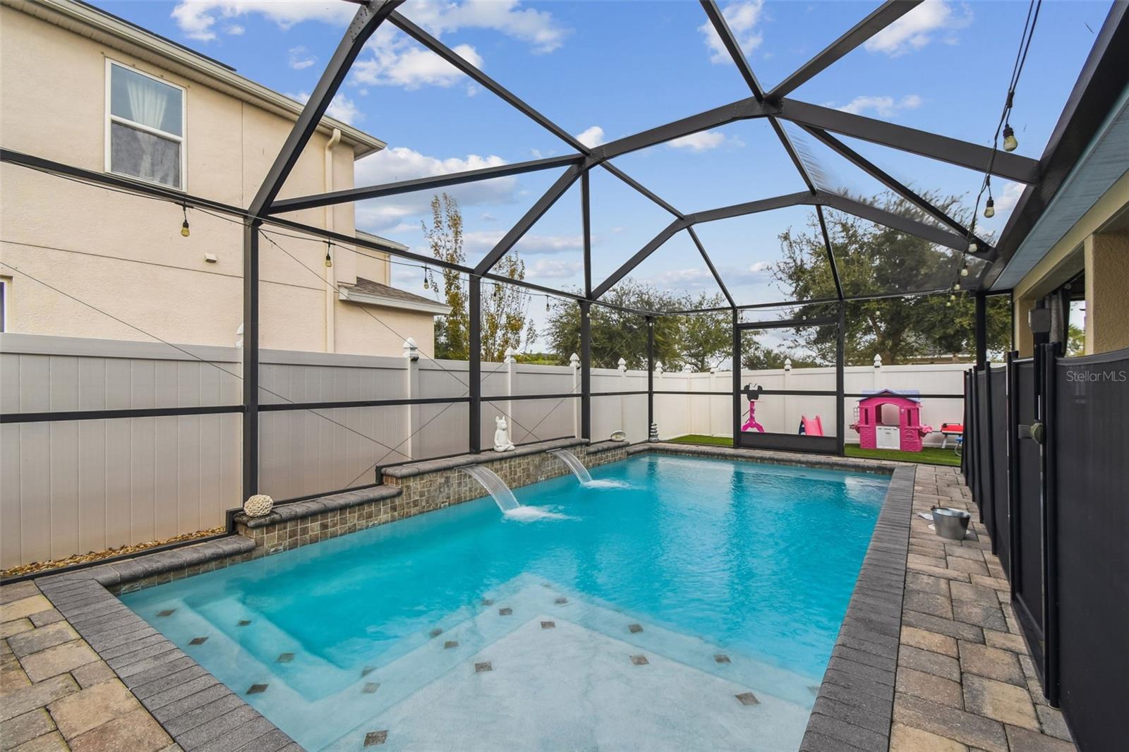 Image 8 of 93 For 10403 Laguna Plains Drive