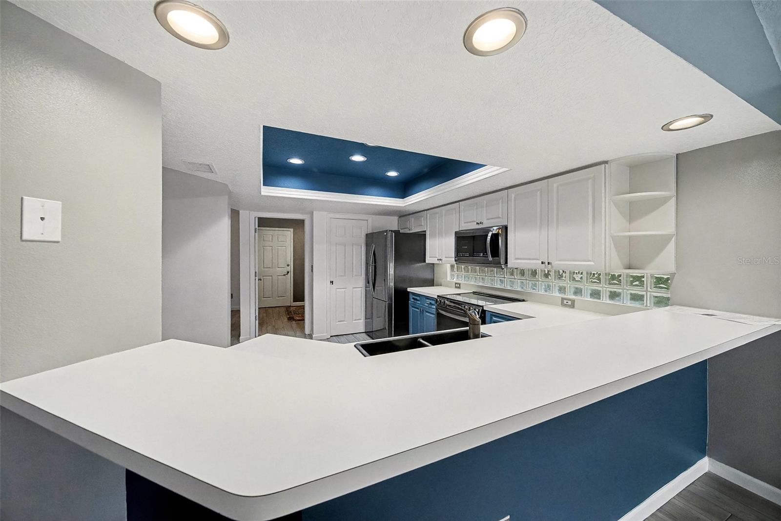 Listing photo id 12 for 15811 Sanctuary Drive