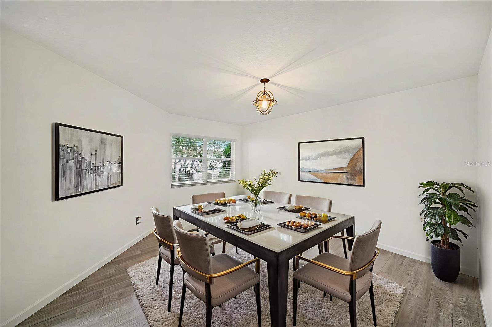 Listing photo id 16 for 15811 Sanctuary Drive