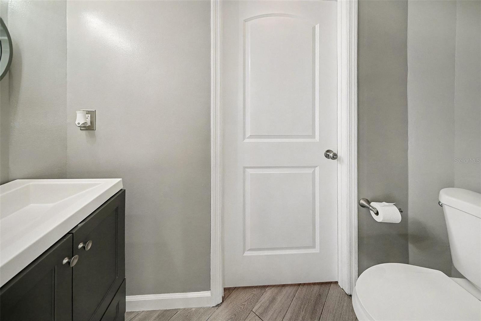 Listing photo id 21 for 15811 Sanctuary Drive