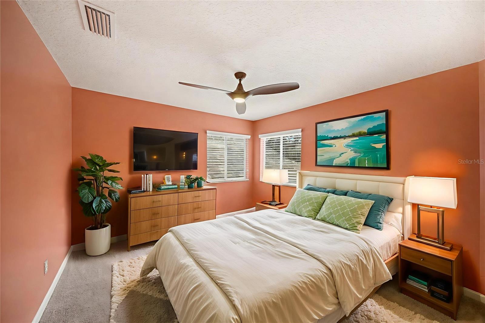 Listing photo id 29 for 15811 Sanctuary Drive