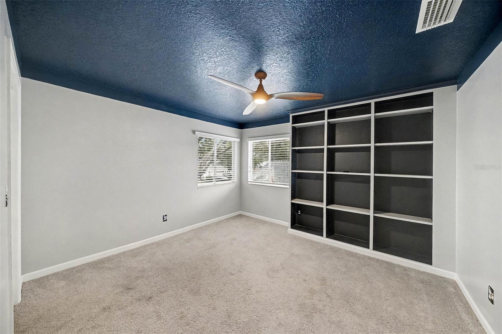 Listing photo id 30 for 15811 Sanctuary Drive